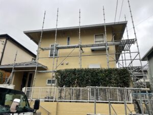 松戸市の外壁塗装と屋根塗装の工事が足場解体で終了しました。