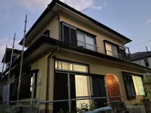 松戸市で施工していた外壁塗装と屋根塗装、雨樋交換工事が終わりました。