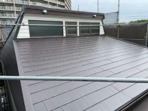 松戸市で施工していた屋根葺き替え工事が終わりました。
