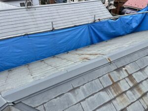 柏市で施工を始めた外壁塗装と屋根塗装現場で今日は洗浄を施工しました。