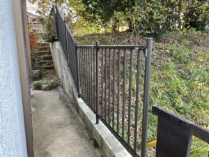 松戸市で外構工事、フェンス取付工事を施工してきました。