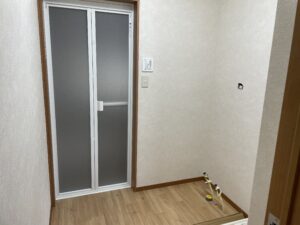 松戸市のユニットバス交換工事で本日は内装仕上げをしました。