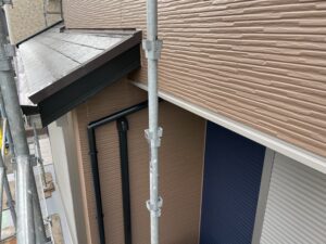 船橋市で施工している外壁塗装と屋根塗装で、補修をしてもう少しでおわりになります。