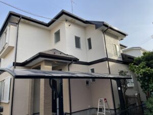 松戸市で施工していた外壁塗装と屋根塗装の工事が本日足場解体をして終了しました。