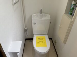 松戸市でトイレ交換と内装工事を施工しました。