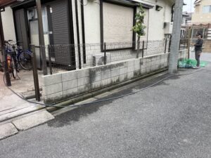 松戸市で外構工事でフェンスを取り付けました。
