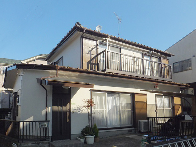 リフォームと外壁塗装 松戸市で傷んで剥がれた戸袋等を補修して塗装