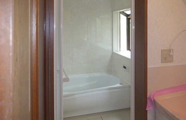 流山市のタイル張りの浴室を防水性に優れたユニットバスへ