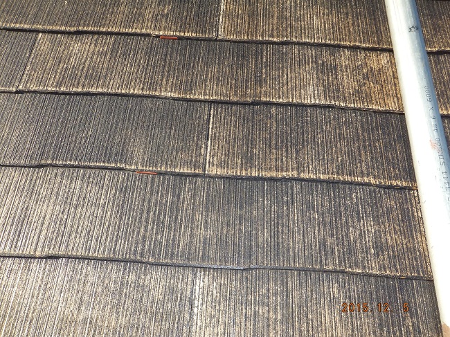 屋根の下塗りと上塗り