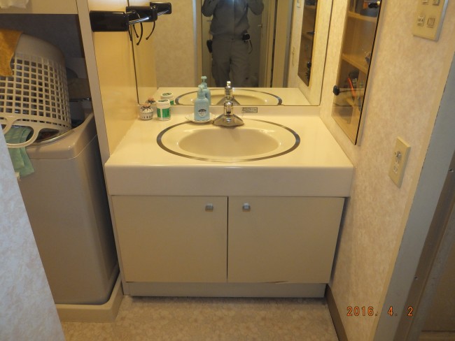 before 洗面台交換