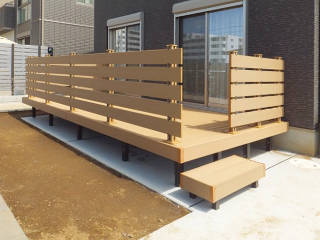 松戸市 新築のお庭にウッドデッキを作りました