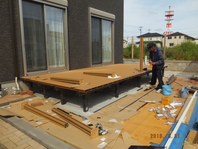 ウッドデッキ組立1