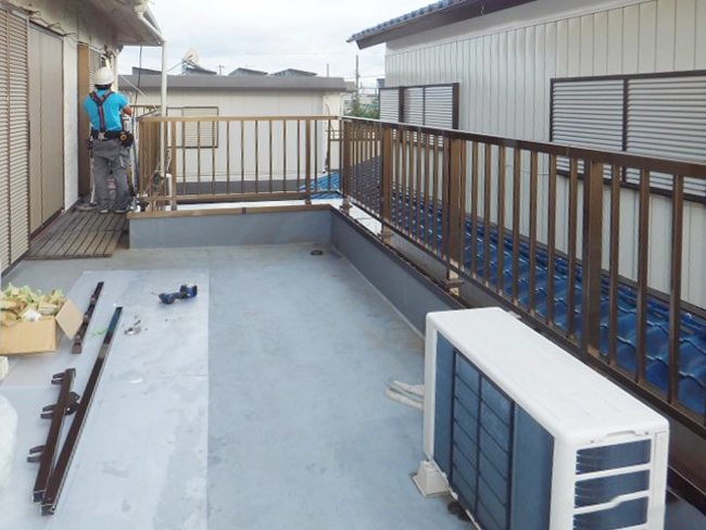 バルコニー手すり笠木交換