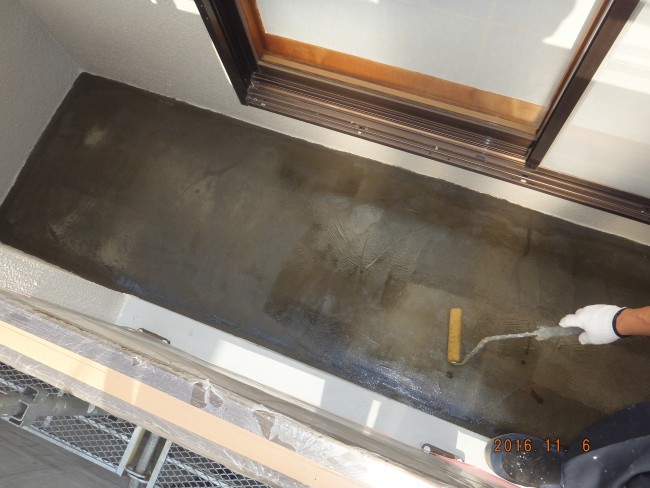 ベランダFRP防水工事中