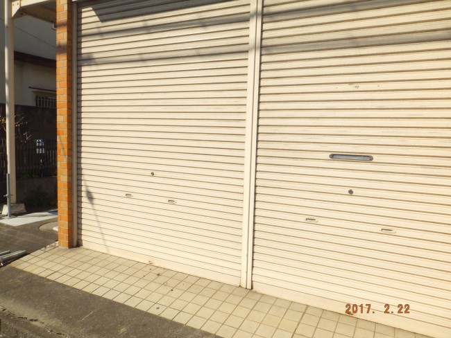 店舗シャッター吹付前