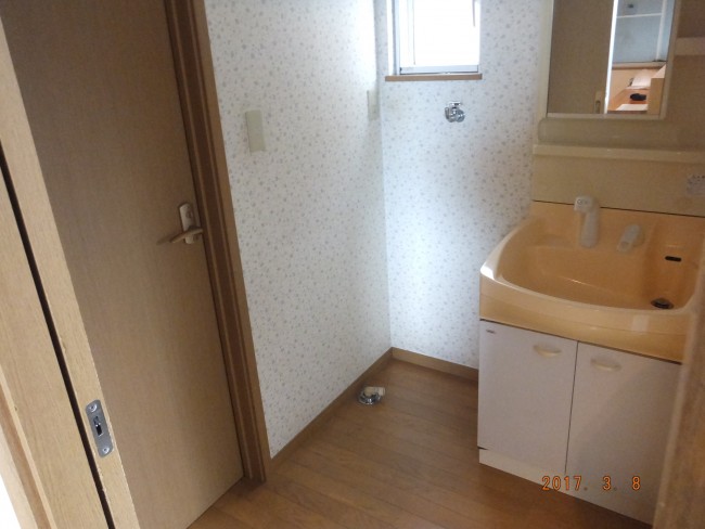 洗面台交換及び改築ビフォー